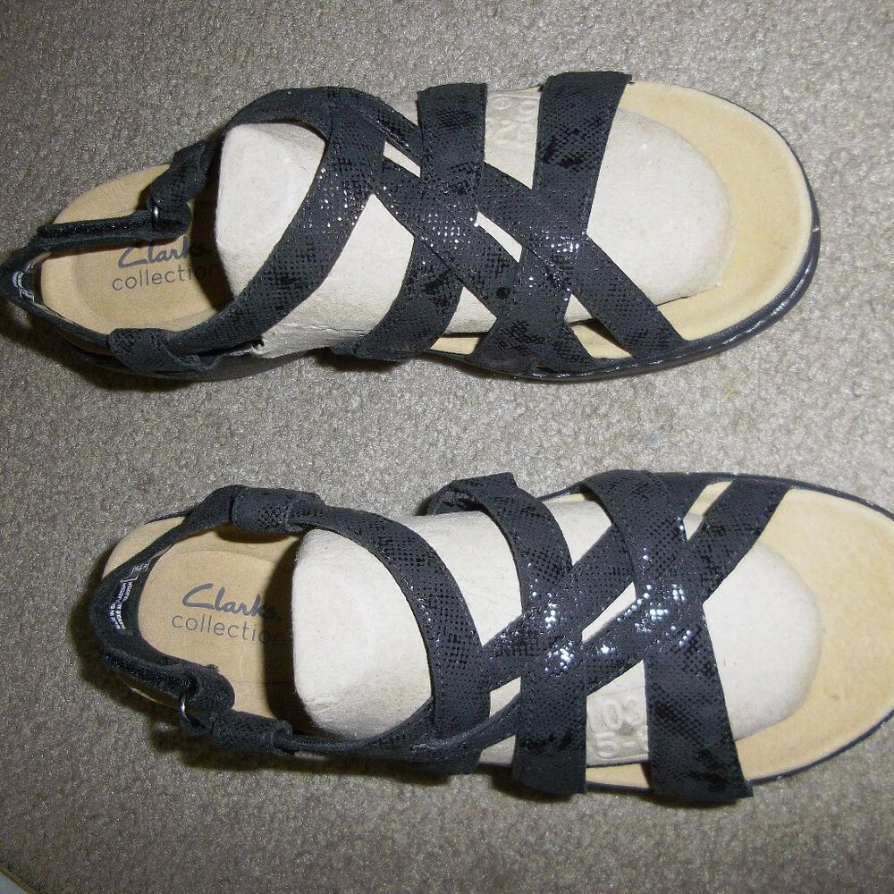 Clark's collection Ultimate control Black criss cross Sandals  sz 8,5